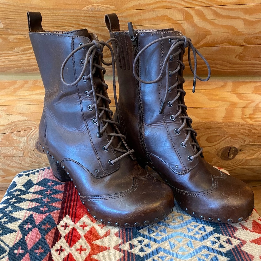 Vintage Dansko Women’s Brown Lace-up Boots Sz 39